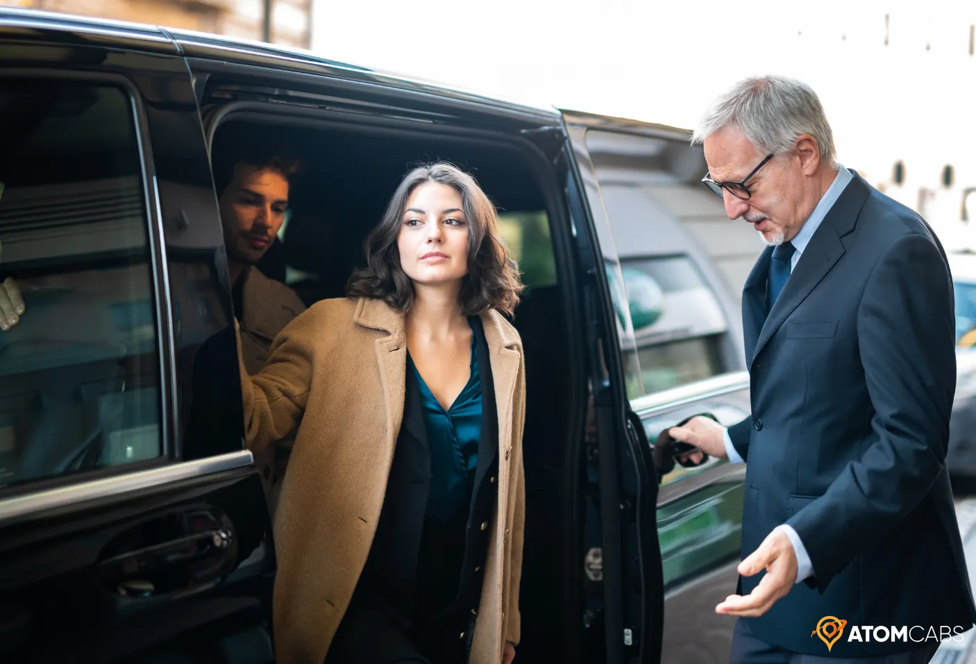 Shared vs Private Airport Transfers: Which Saves More Money?-3