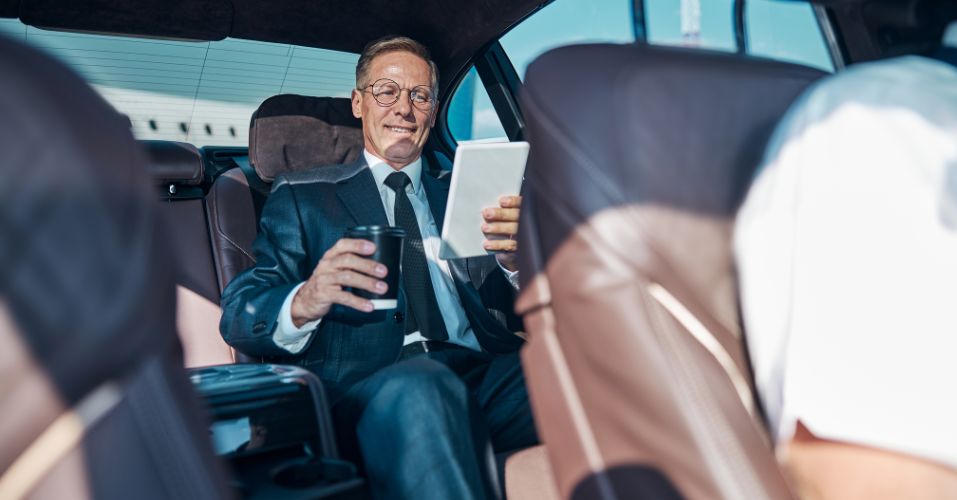 How Business Travellers Save Time with Pre-Booked Taxis